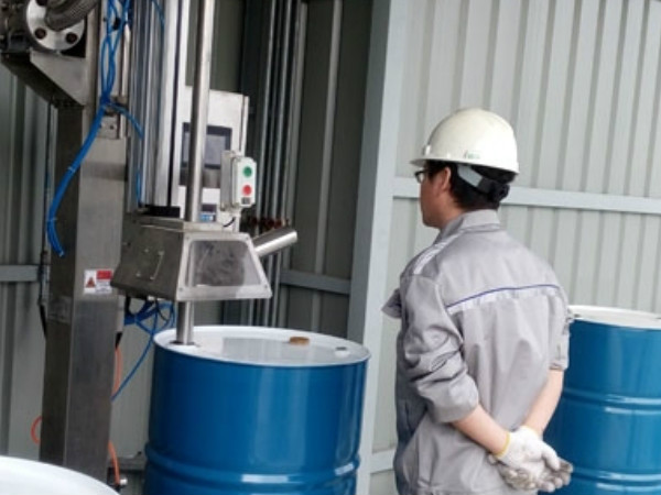 200L桶液下型灌裝機(jī)